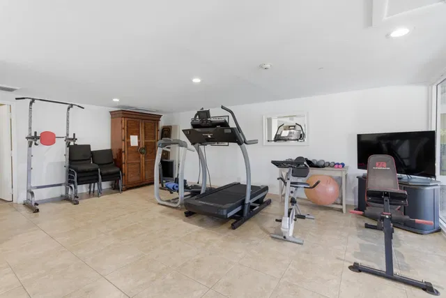 Unit Apt 4e photo 3