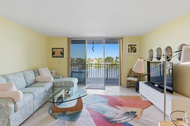 Unit Apt 4e photo 8