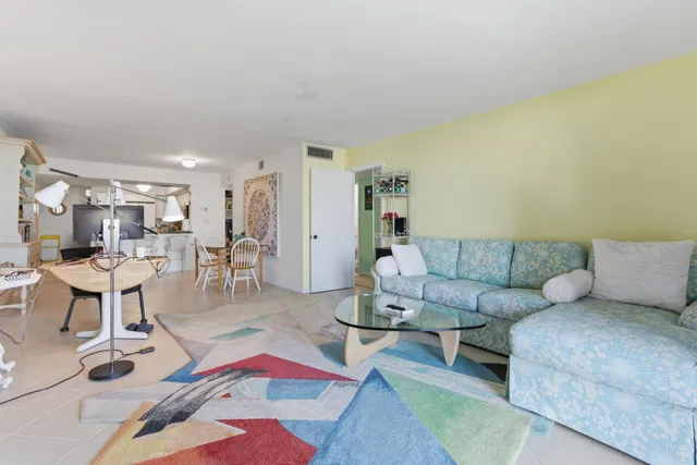 Unit Apt 4e photo 9