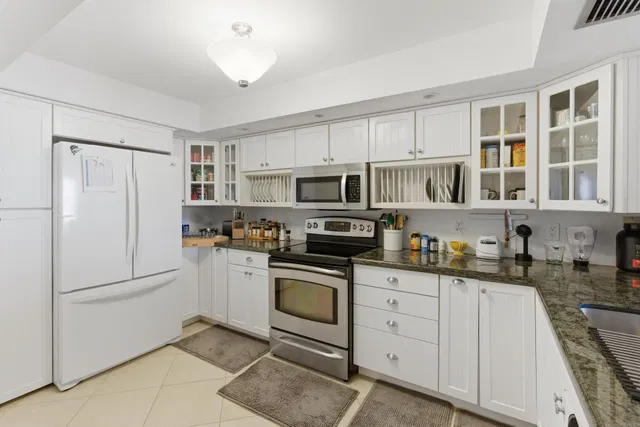 Unit Apt 4e photo 15