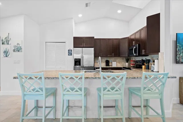 Residence photo 2