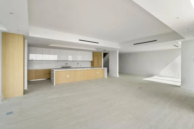 Forte Luxe Unit 6 photo 3