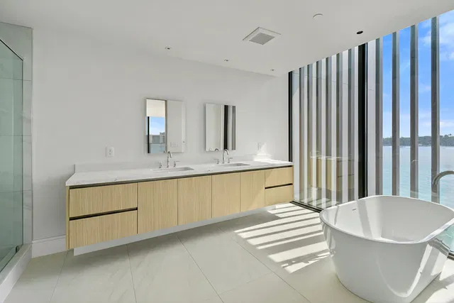Forte Luxe Unit 6 photo 5