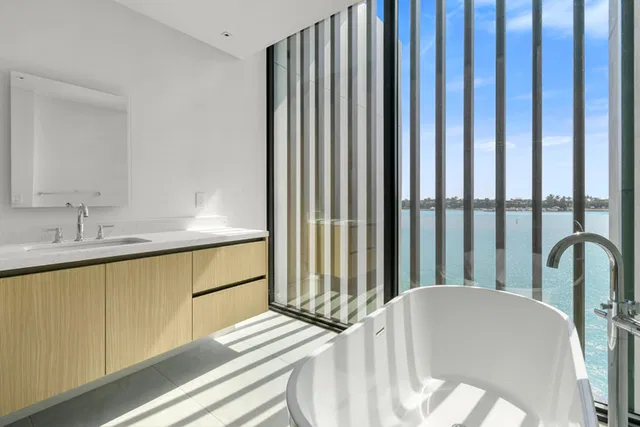 Forte Luxe Unit 2 photo 6