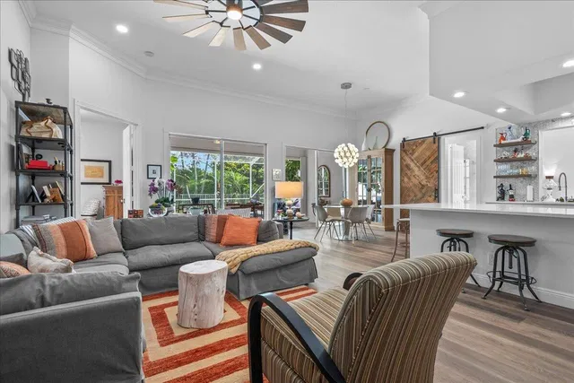 Residence photo 17