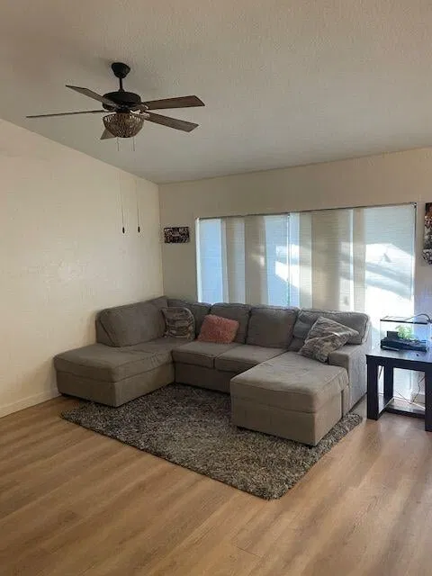  Unit E photo 9