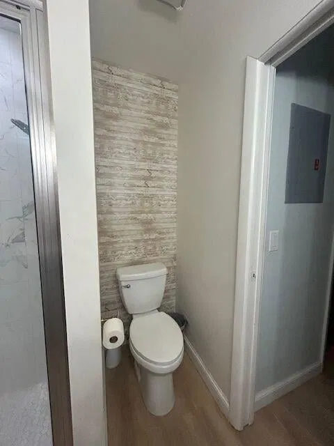  Unit E photo 17