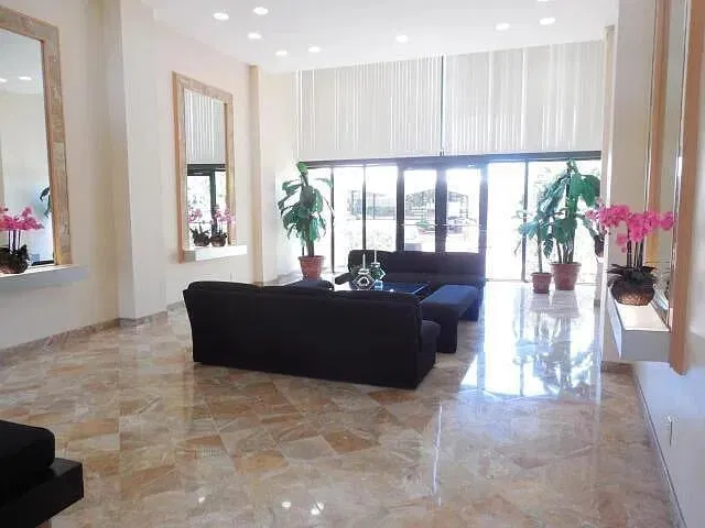 Unit 207 photo 5