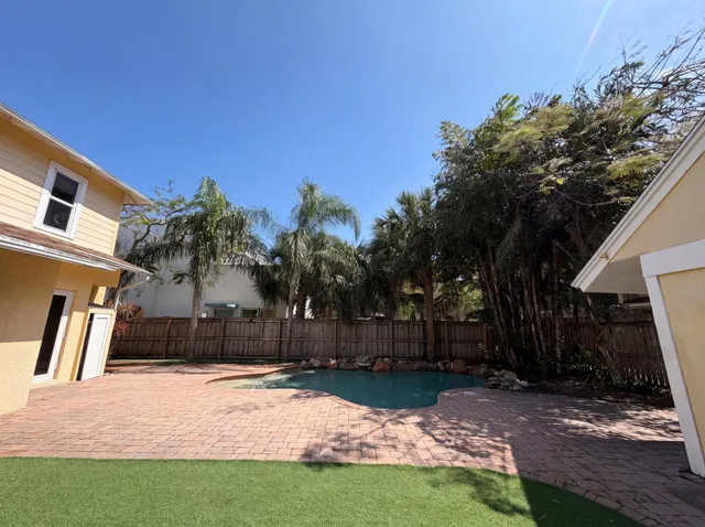 Residence photo 28