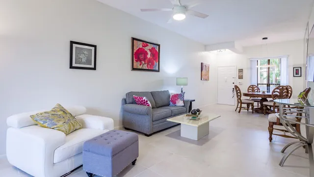 Unit 208 photo 5