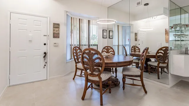 Unit 208 photo 6