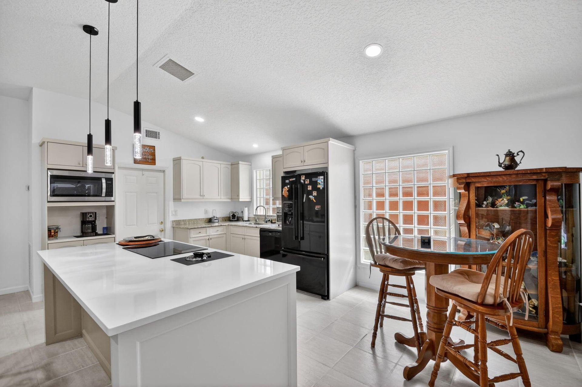  Residence photo 9