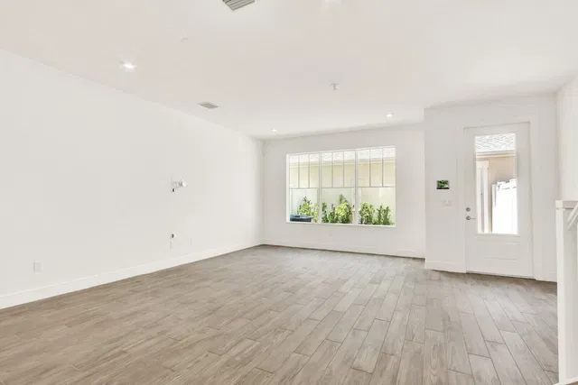 Residence photo 12