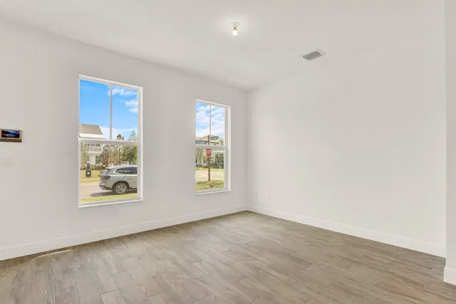 Residence photo 19