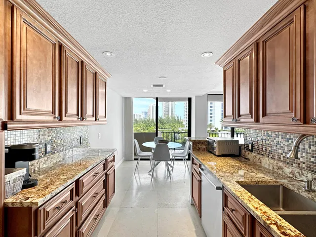 Singer Island Unit 2-506 photo 8