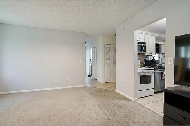 Residence photo 6