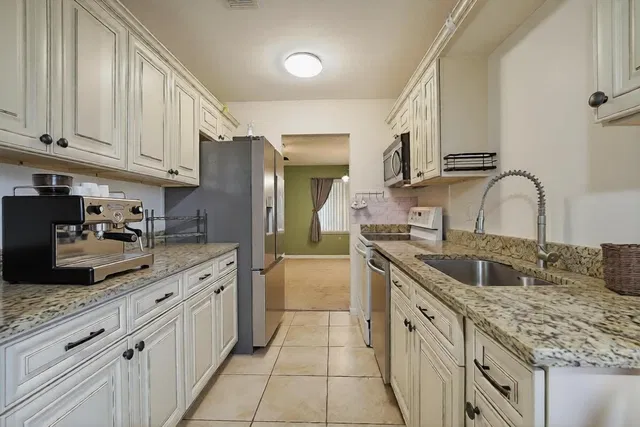 Residence photo 9