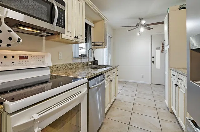 Residence photo 10