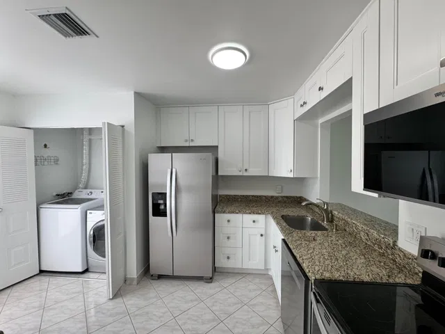 Residence photo 5