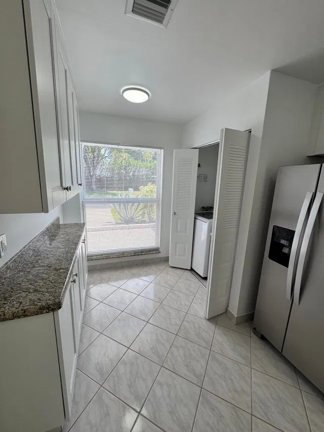 Residence photo 27