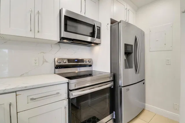  Unit E2 photo 18