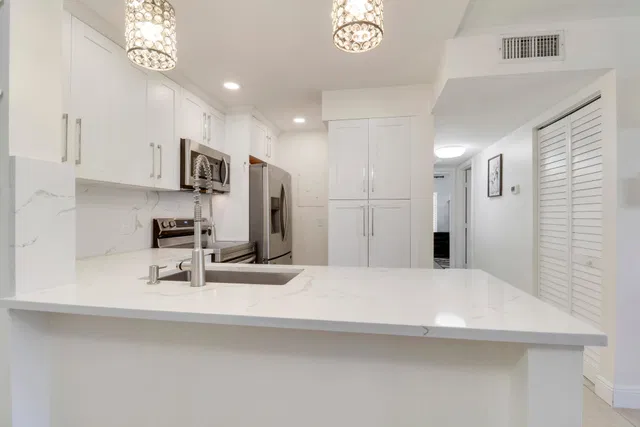  Unit E2 photo 20