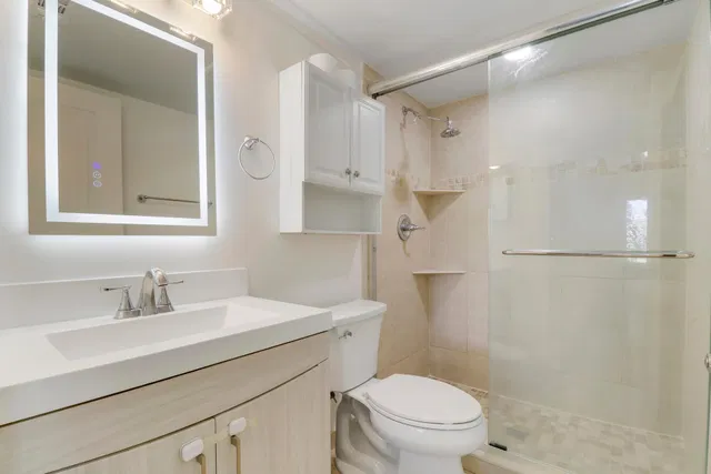  Unit E2 photo 22