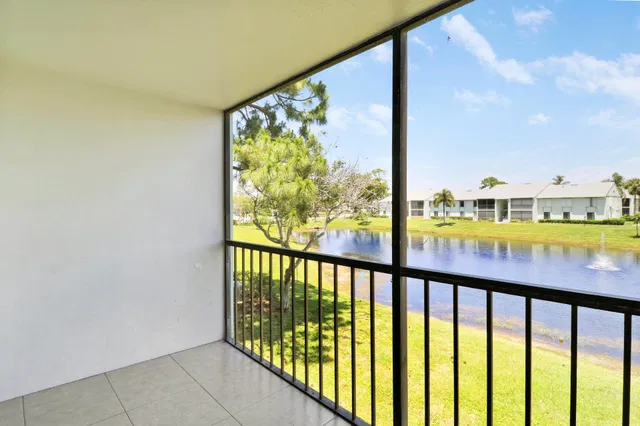  Unit E2 photo 32