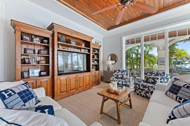 Admirals Cove Residence photo 14