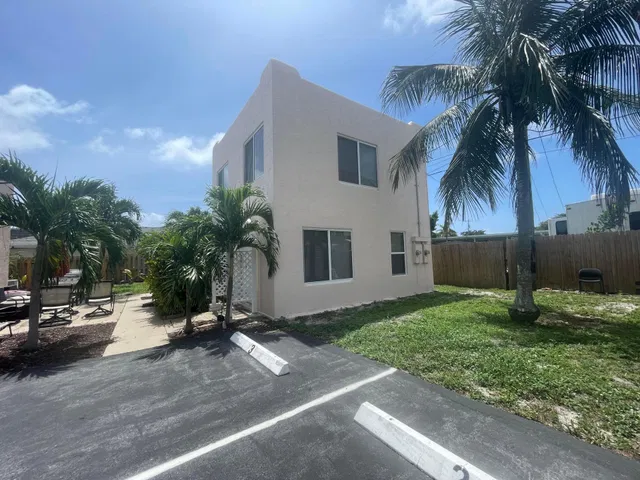 Residence photo 3