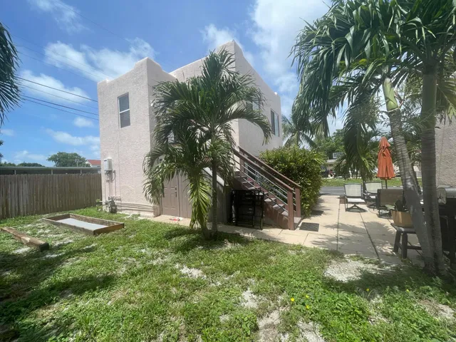 Residence photo 4