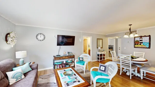 Unit 121 photo 2