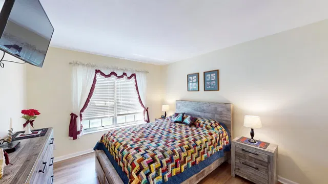 Unit 121 photo 9