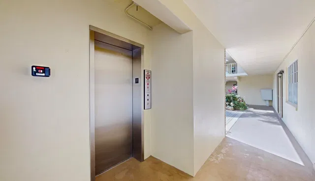 Unit 121 photo 15