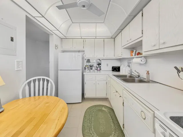 Boca Raton Unit 401 photo 4