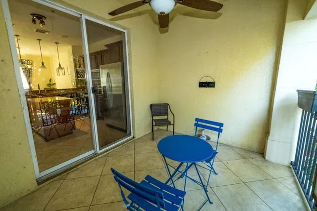  Residence photo 5