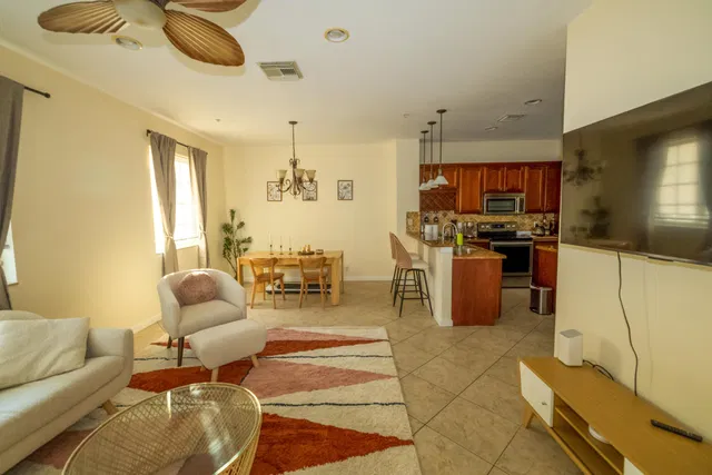  Residence photo 9