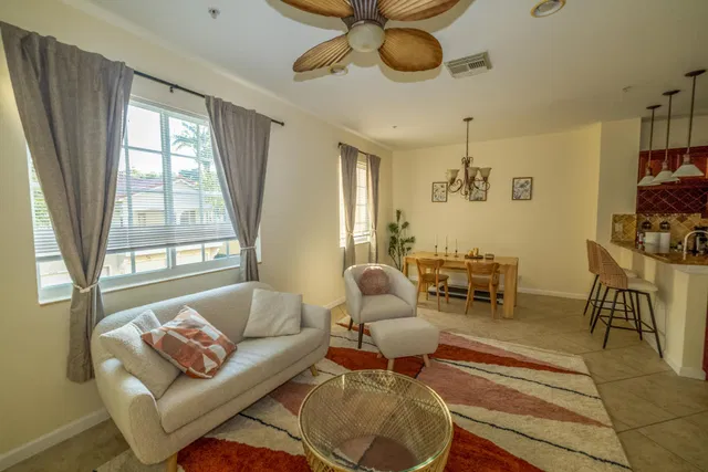  Residence photo 12