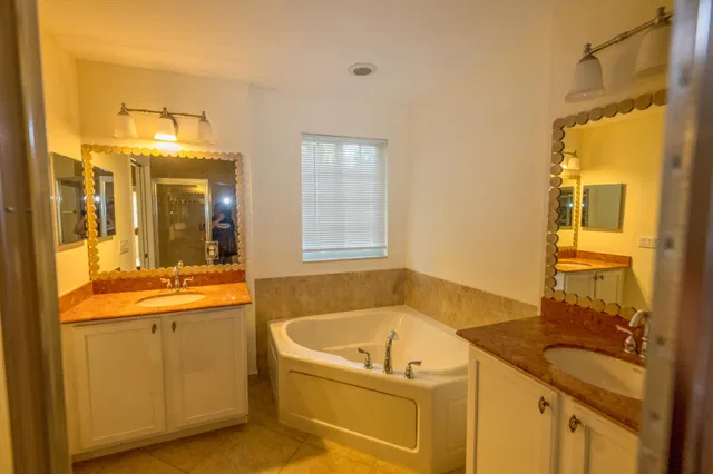  Residence photo 51