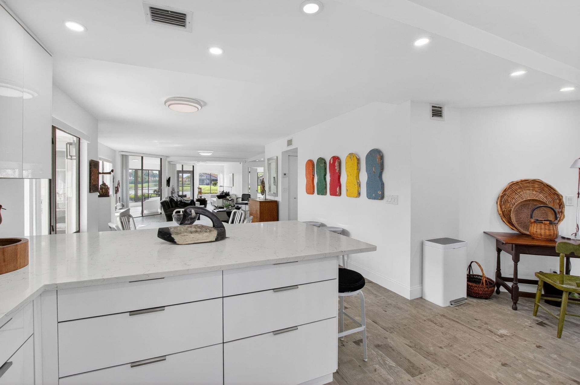 Unit 12601 photo 3