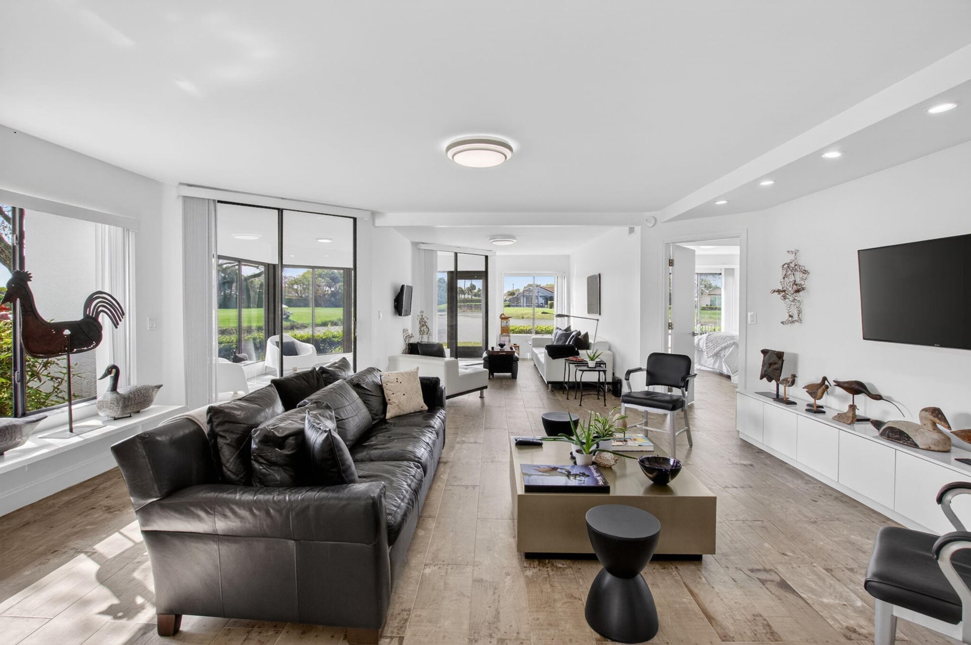 Unit 12601 photo 15