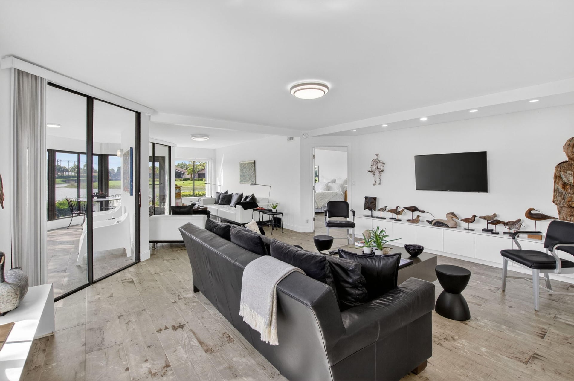 Unit 12601 photo 16