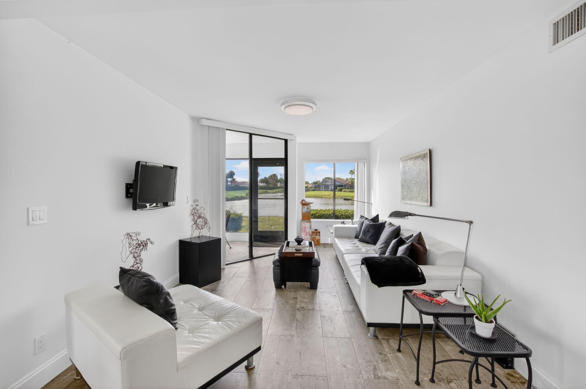 Unit 12601 photo 20