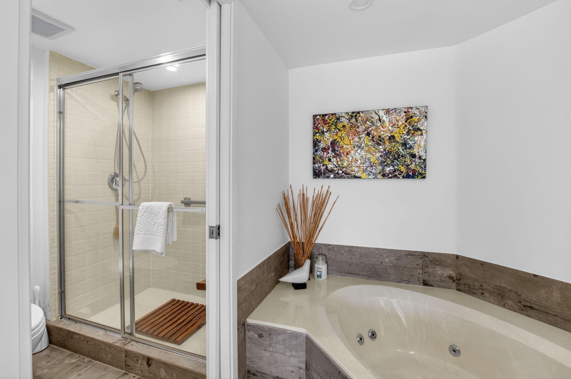 Unit 12601 photo 32