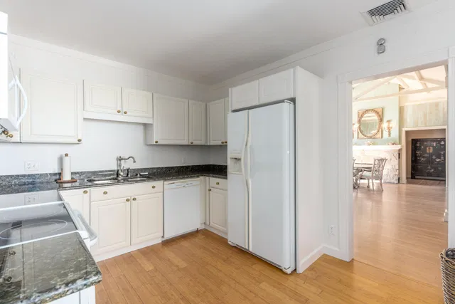 Residence photo 12