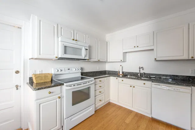Residence photo 13