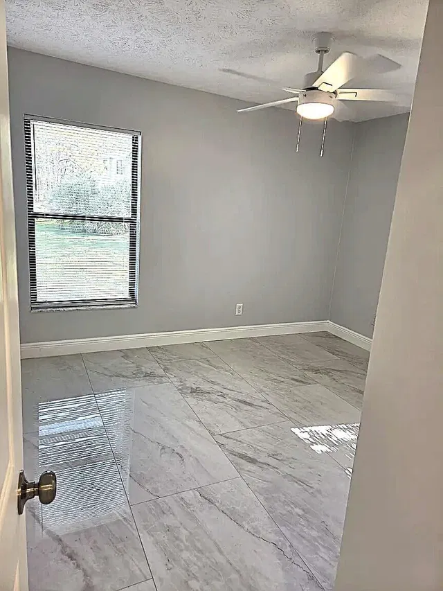 Unit 104 photo 11
