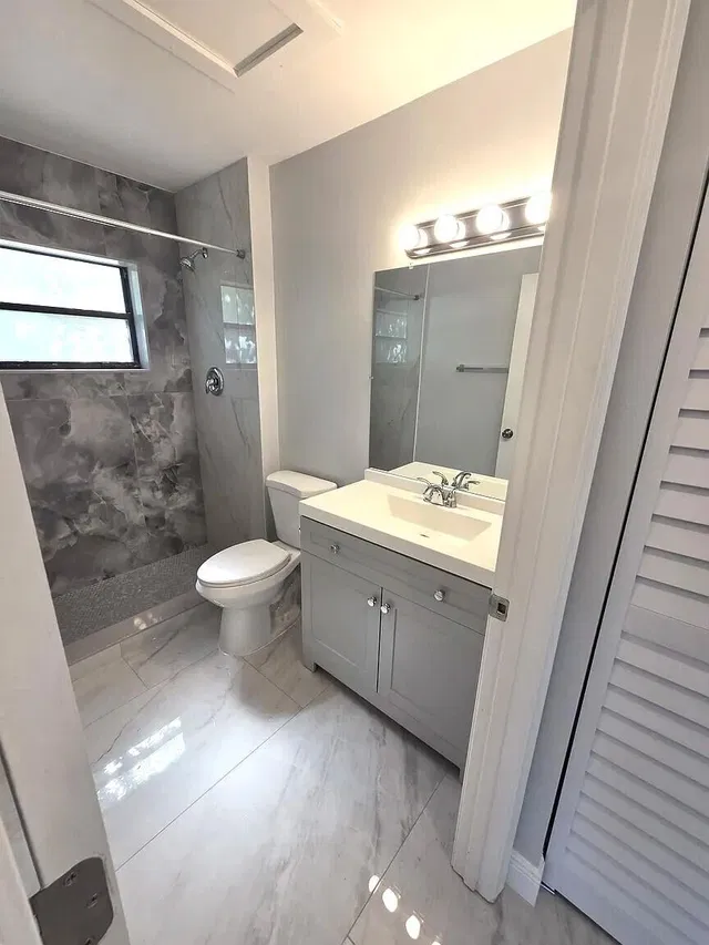 Unit 104 photo 14