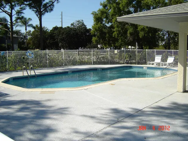 Unit 104 photo 19
