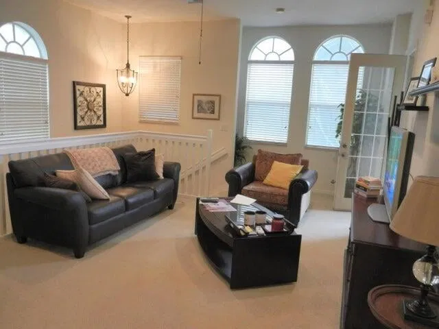 Unit 200 photo 2